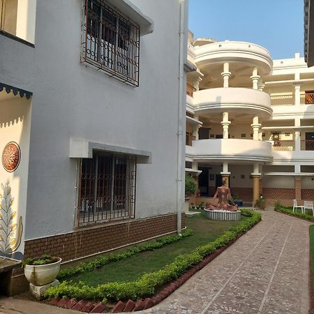 Hotel Kolam Shānti Niketan 외부 사진