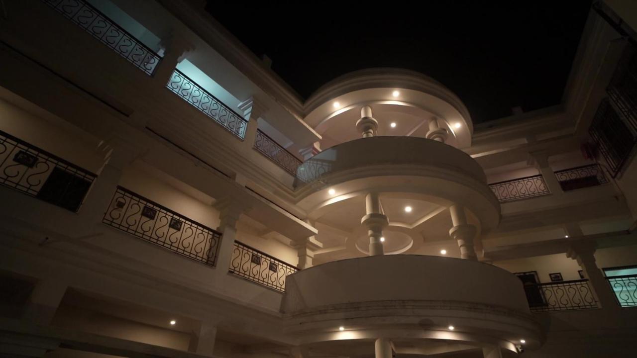 Hotel Kolam Shānti Niketan 외부 사진